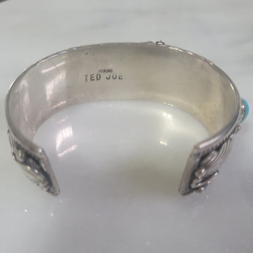 Sterling Silver,Natural Turquoise, Rare Bearclaw "TedJoe" Navajo Cuff Bracelet - Picture 4 of 12